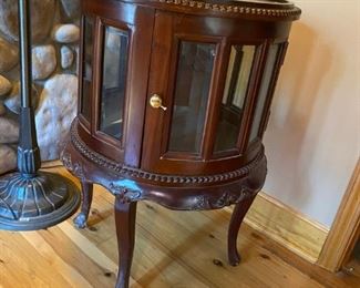 Round Mahogany Tea Table 