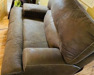 9______$3,000 	
Sofas / Loveseat / Chair all bettery operated recliners microsuede Brown 
Sofa  • 80Lx39Hx39D, 
loveseat  • 77Lx39x39, 
Large chair  • 49x39x36