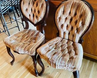 78______$90 
Set of 2 Victorian chairs • 39Hx20W
