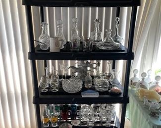 (4) Mort Kunstler Valet boxes (civil war battle themes), decanters, beer advertising glasses