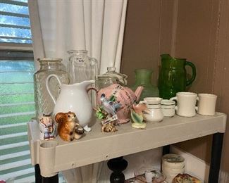 Glassware & collectibles