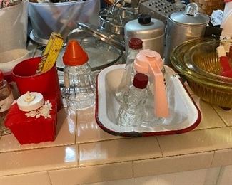 Kitchen - Bakelite items