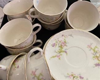 Cups & saucers set to go with platter