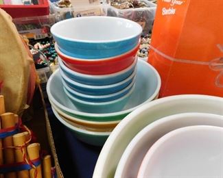 Pyrex mixing bowls
