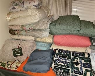 Blankets, quilts, bedspreads, throws
