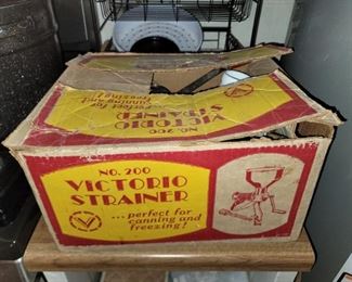 Vintage Victorio Strainer with original box
