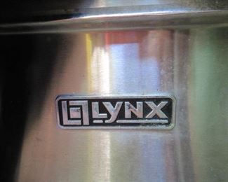 Lynx natural gas grill with Ceramic Briquettes,