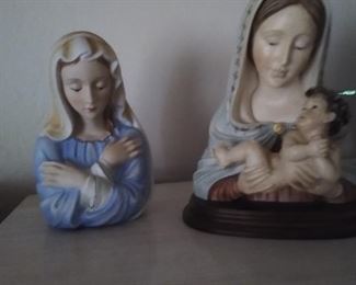 Mary statuette and light 8x6 7x3.5