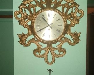 Antique Wall Clock with key Arabesque 21x18