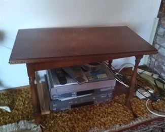 End table 33x17.5x21