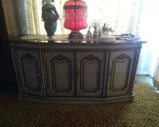 White wash baffet  58wx16dx30