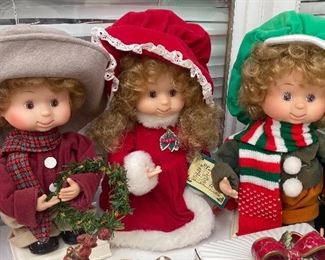 Animated Christmas Dolls
