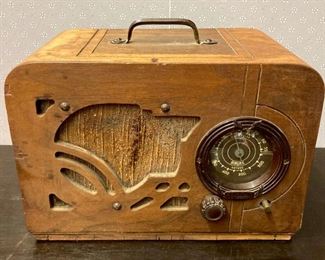 Antique Super Heterodyne tube radio
