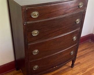 Antique 4-drawer chest of drawers