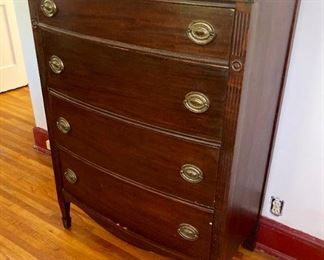 Antique 4-drawer chest of drawers