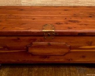 Antique Lane Standard cedar chest