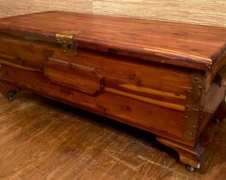 Antique Lane Standard cedar chest