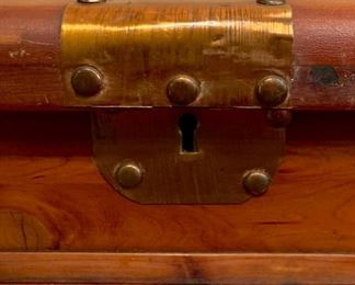 Antique Lane Standard cedar chest