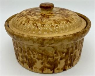 Stoneware spongeware bean pot with lid