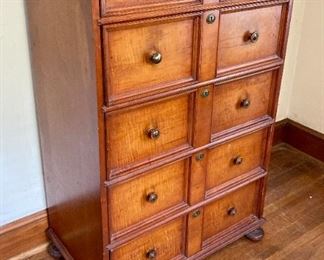 Antique 5-drawer dovetail  chest of drawers