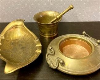 Vintage brass ashtrays; vintage brass mortar and pestle