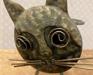 Metal cat plant holder