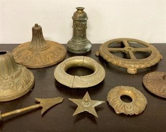 Assorted vintage brass items