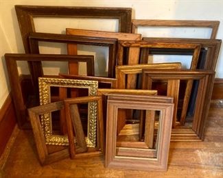 Assorted wood and gilt frames