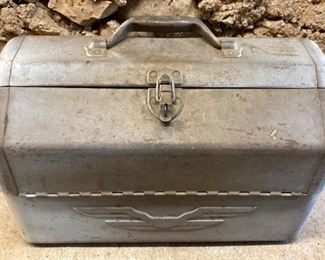 Vintage metal lunch pail