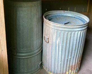 Metal trash cans with lids
