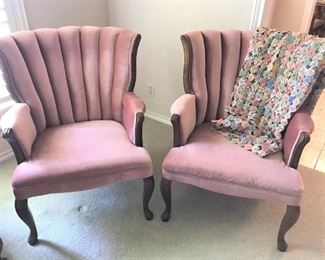 Vintage channel back chairs and a GREAT Yo-Yo quilt top