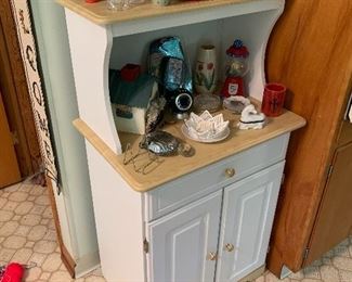 Cute kitchen cabinet, bird houses
