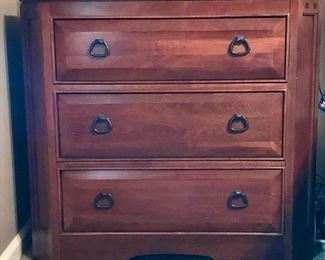 Thomasville Nightstand