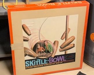 Vintage Skittle-Bowl game