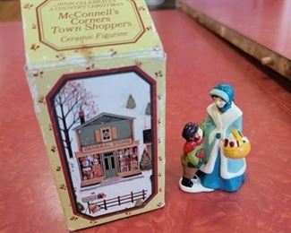 VTG Avon McConnell's Corners Town Shoppers Figurine | In Box | 3"