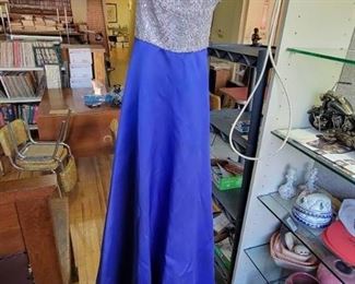 B. Darlin Silver and Blue Satin Prom Dress | Polyester | Size 5/6