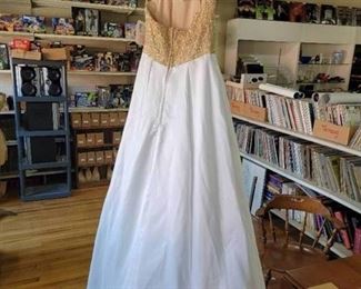 B. Darlin White and Gold Halter Satin Prom Dress | Polyester | Size 3/4