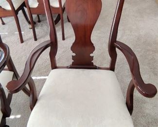 STCKLEY BRAND - BEAUTIFUL FORMAL DINING TABLE W/ 6 CHAIRS - Mahogany Duncan Phyfe Dining Table Williamsburg Style. Description: Stickley Mahogany Duncan Phyfe Dining Table Williamsburg Style 2 leaves Table features solid mahogany oval table top with reeded edges above two columnar supports each with three sabre legs ending in brass paw feet including two leaves. High Quality Construction
18 C. Design
Traditional Style
Solid Brass Claw Feet - Clipped Corner Top
Carved Duncan Phyfe Pedestal Legs Displays beautifully.  - $650
