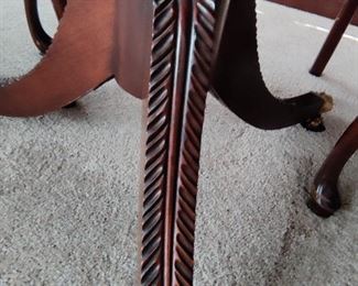 STCKLEY BRAND - BEAUTIFUL FORMAL DINING TABLE W/ 6 CHAIRS - Mahogany Duncan Phyfe Dining Table Williamsburg Style. Description: Stickley Mahogany Duncan Phyfe Dining Table Williamsburg Style 2 leaves Table features solid mahogany oval table top with reeded edges above two columnar supports each with three sabre legs ending in brass paw feet including two leaves. High Quality Construction
18 C. Design
Traditional Style
Solid Brass Claw Feet - Clipped Corner Top
Carved Duncan Phyfe Pedestal Legs Displays beautifully.  - $650

