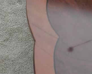 STCKLEY BRAND - BEAUTIFUL FORMAL DINING TABLE W/ 6 CHAIRS - Mahogany Duncan Phyfe Dining Table Williamsburg Style. Description: Stickley Mahogany Duncan Phyfe Dining Table Williamsburg Style 2 leaves Table features solid mahogany oval table top with reeded edges above two columnar supports each with three sabre legs ending in brass paw feet including two leaves. High Quality Construction
18 C. Design
Traditional Style
Solid Brass Claw Feet - Clipped Corner Top
Carved Duncan Phyfe Pedestal Legs Displays beautifully.  - $650

