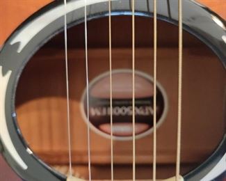 YAMAHA BRAND - BATTERY POWERED ELECTRIC 6 STRING GUITAR W/CASE 