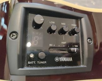YAMAHA BRAND - BATTERY POWERED ELECTRIC 6 STRING GUITAR W/CASE 