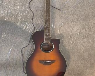 YAMAHA BRAND - BATTERY POWERED ELECTRIC 6 STRING GUITAR W/CASE 