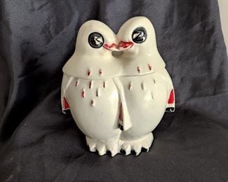 MCCOY BRAND - VINTAGE COLLECTIBLE COOKIE JAR