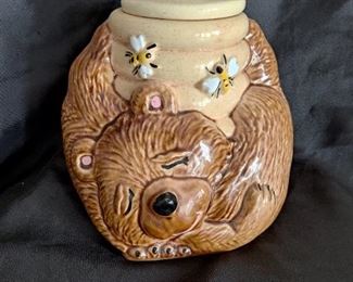 MCCOY BRAND - VINTAGE COLLECTIBLE COOKIE JAR