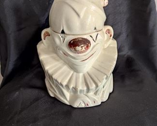 MCCOY BRAND - VINTAGE COLLECTIBLE COOKIE JAR
