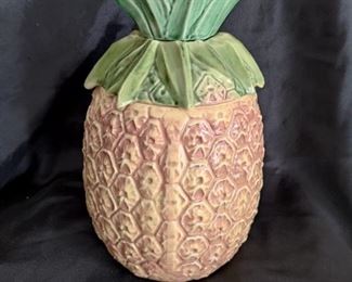 MCCOY BRAND - VINTAGE COLLECTIBLE COOKIE JAR