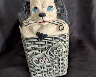 MCCOY BRAND - VINTAGE COLLECTIBLE COOKIE JAR