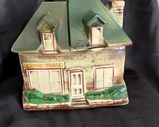 MCCOY BRAND - VINTAGE COLLECTIBLE COOKIE JAR