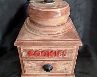 MCCOY BRAND - VINTAGE COLLECTIBLE COOKIE JAR